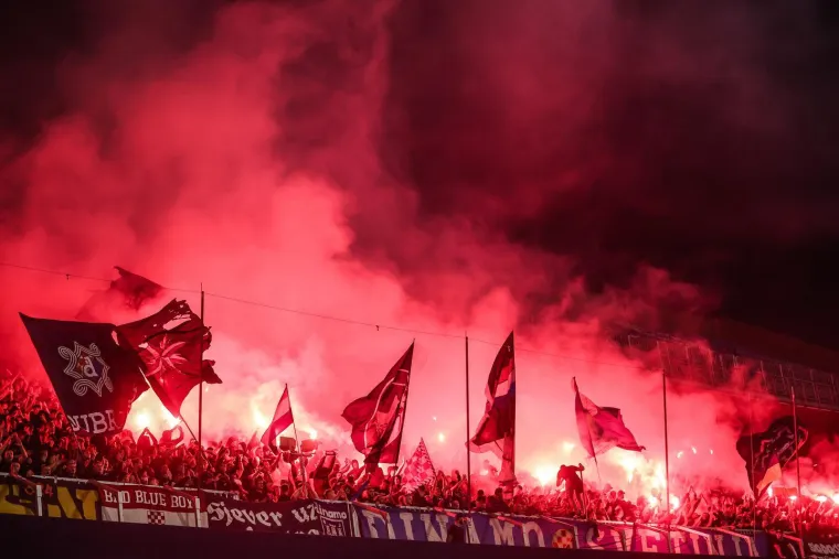 Kovačević se znojio na klupi i hvatao za glavu, a u loži smrknuta lica