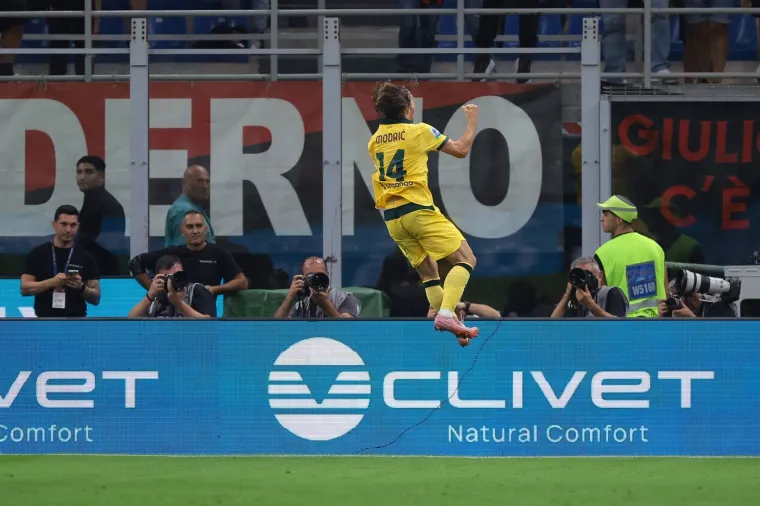 Nogometni svijet klanja se Modriću: 'Sveti Luka je spektakl od igrača. Veliki šampion'