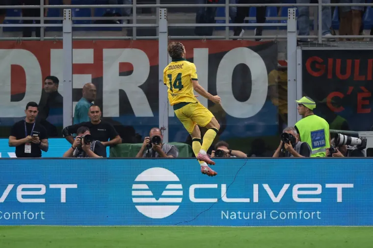 Nogometni svijet klanja se Modriću: 'Sveti Luka je spektakl od igrača. Veliki šampion'