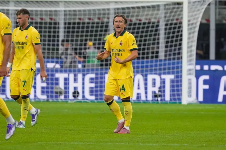 Nogometni svijet klanja se Modriću: 'Sveti Luka je spektakl od igrača. Veliki &scaron;ampion'