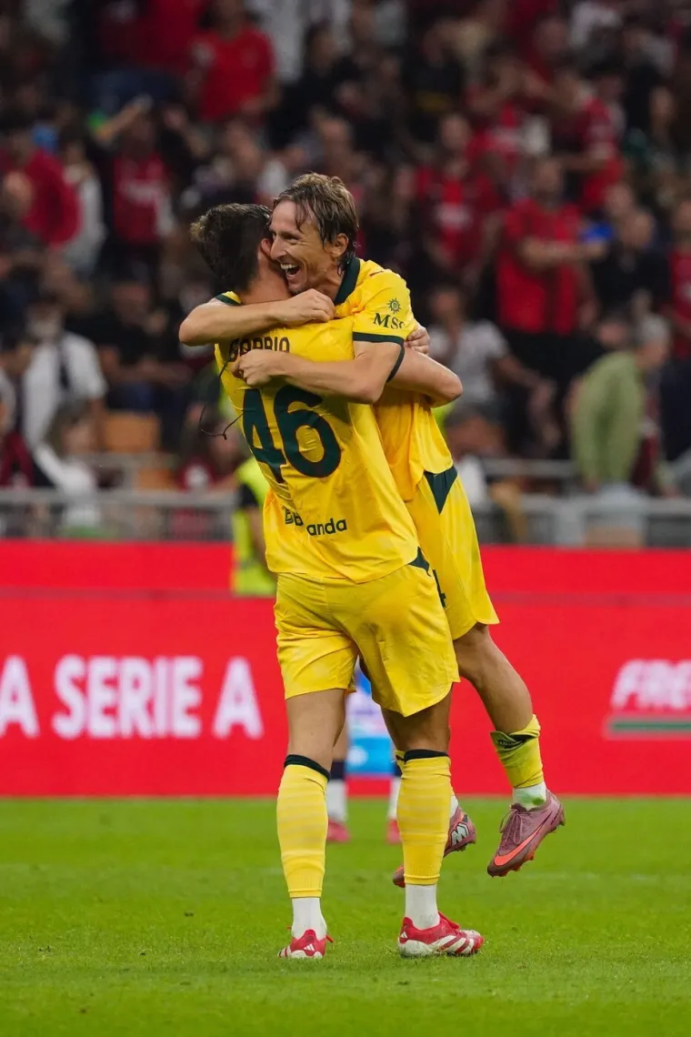 Nogometni svijet klanja se Modriću: 'Sveti Luka je spektakl od igrača. Veliki šampion'