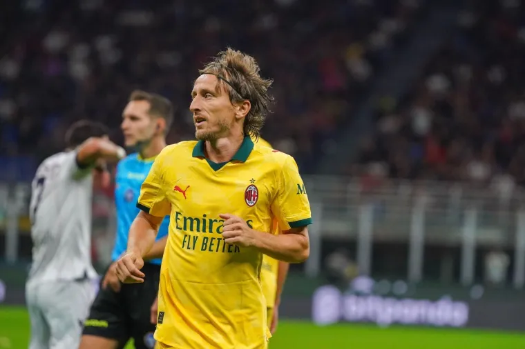 Nogometni svijet klanja se Modriću: 'Sveti Luka je spektakl od igrača. Veliki &scaron;ampion'