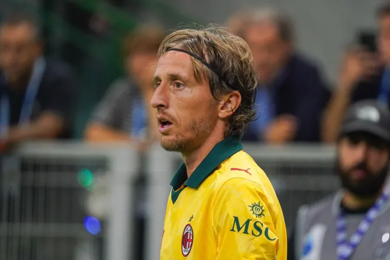 Nogometni svijet klanja se Modriću: 'Sveti Luka je spektakl od igrača. Veliki &scaron;ampion'