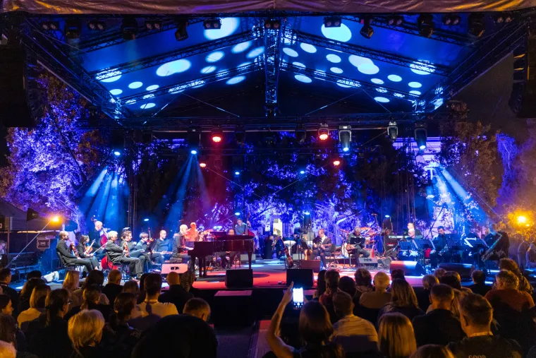 Zvijezde odale počast obitelji Dedić: Više od 60 glazbenika slavilo Gabi, Matiju i Arsena Dedića