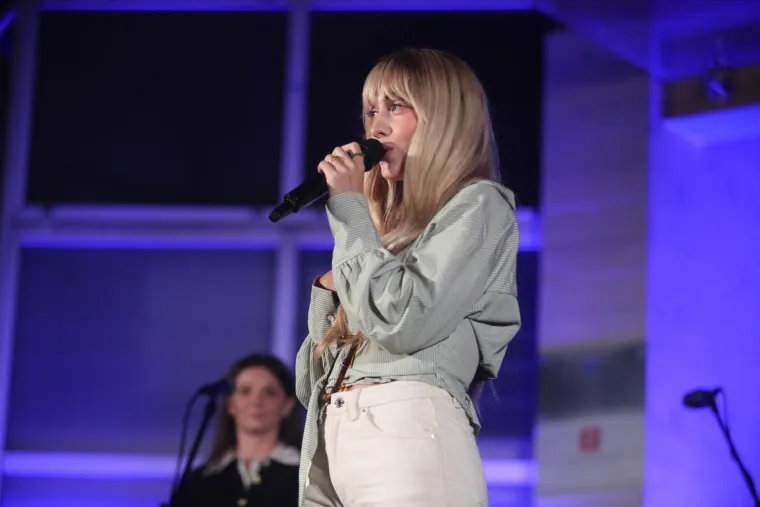 Okrenula se duhovnoj glazbi: Albina zapjevala u čast djevojčici koja je stradala u zagrebačkom potresu