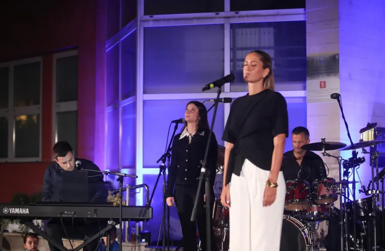 Okrenula se duhovnoj glazbi: Albina zapjevala u čast djevojčici koja je stradala u zagrebačkom potresu