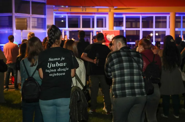 Okrenula se duhovnoj glazbi: Albina zapjevala u čast djevojčici koja je stradala u zagrebačkom potresu