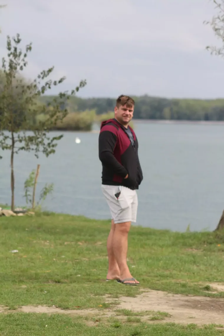 Dress code u Međimurju su uske traperice i kožne jakne: Zgodne cure pro&scaron;etale uz Dravu