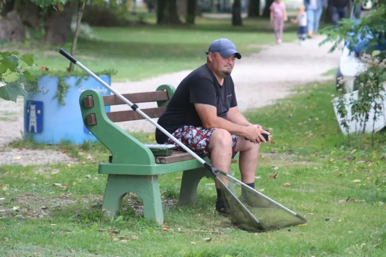 Dress code u Međimurju su uske traperice i kožne jakne: Zgodne cure pro&scaron;etale uz Dravu