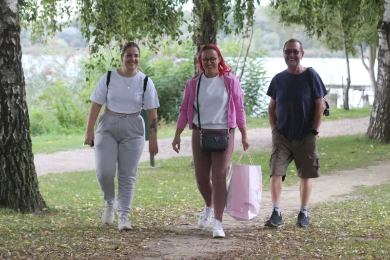 Dress code u Međimurju su uske traperice i kožne jakne: Zgodne cure pro&scaron;etale uz Dravu