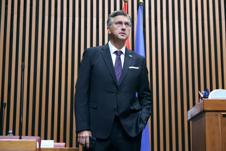 Što kažete, je li im godilo? Pogledajte kako izgledaju zastupnici nakon dva mjeseca odmora