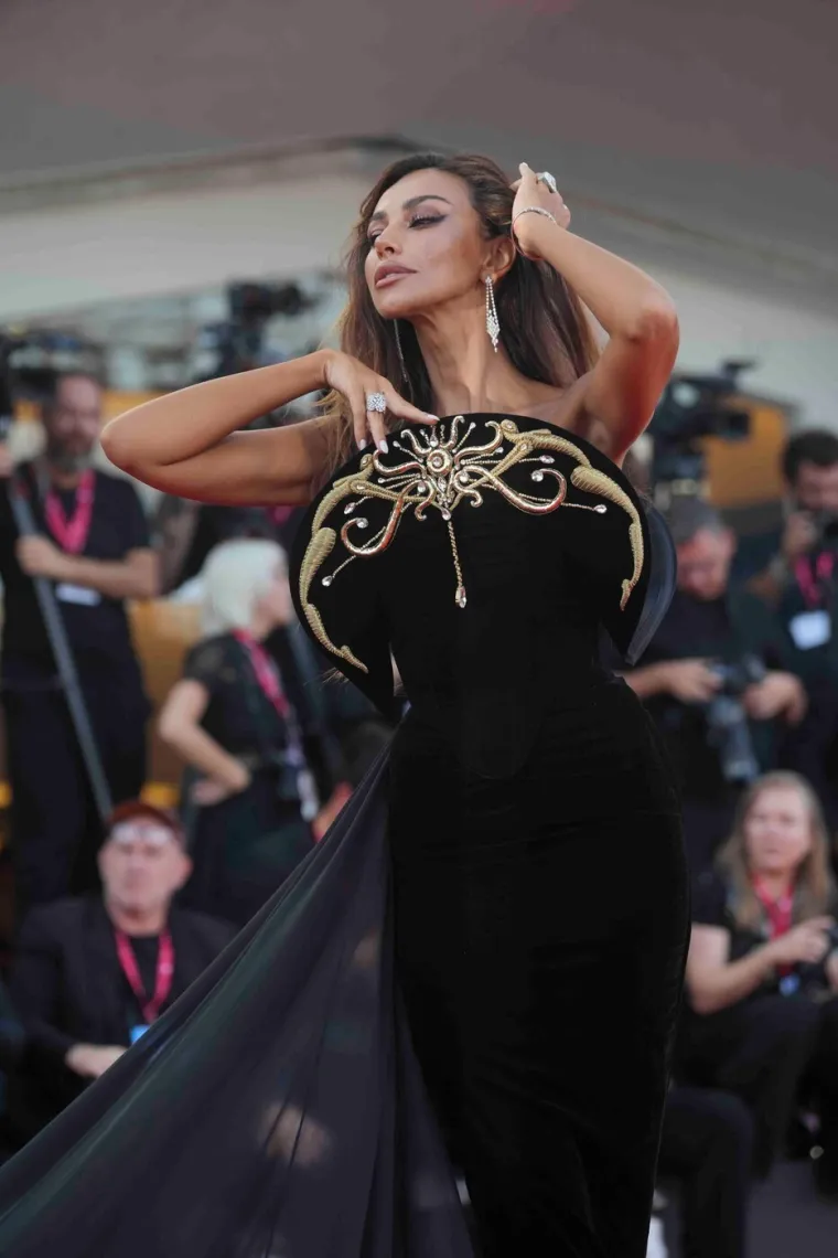 Nazivaju je modernom 'Sophijom Loren', ali prije operacija je izgledala potpuno drugačije