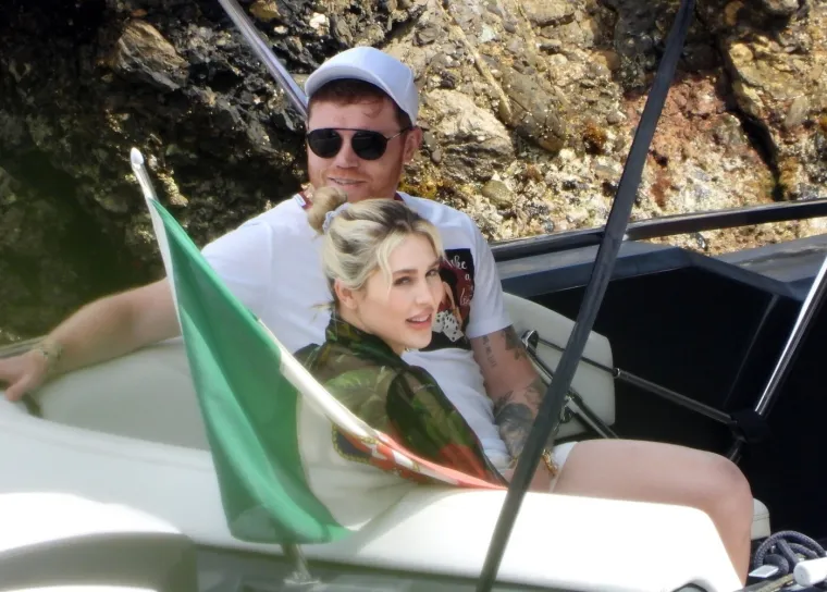 Tje&scaron;ila ga nakon bolnog poraza! Zanosna Meksikanka zasjenila sve u Las Vegasu: 'Izgleda nevjerojatno'