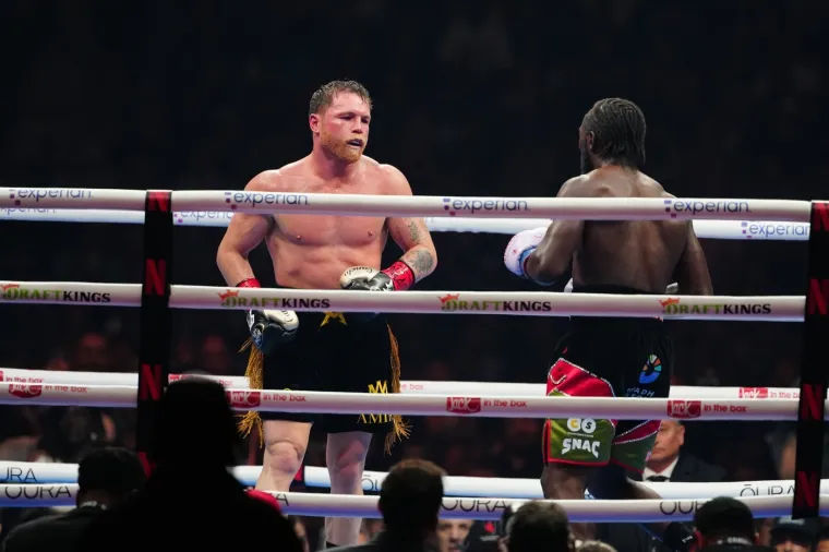 Tje&scaron;ila ga nakon bolnog poraza! Zanosna Meksikanka zasjenila sve u Las Vegasu: 'Izgleda nevjerojatno'