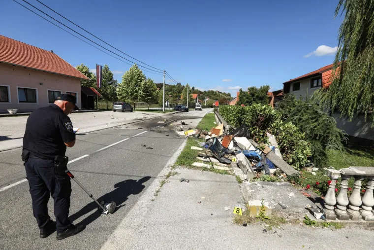 Kr&scaron; i lom kod Zaboka. Autom udario u ogradu kuće, prizori su užasni: 'Kao da je proletio uragan'
