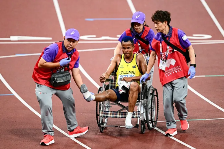 O ovim scenama iz Tokija bruji cijeli svijet: Atletičari doživjeli &scaron;ok pa postali priča dana