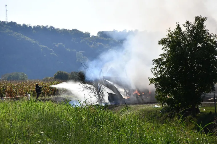 Lokalizirana golema buktinja u tvornici kraj Pleternice! &Scaron;teta je ogromna, vatra progutala strojeve