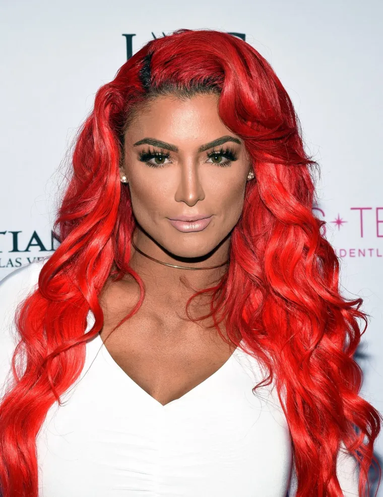 Grudi je povećala s 20 godina, a zbog alkohola završila u zatvoru: Danas dominira hrvačkim ringom