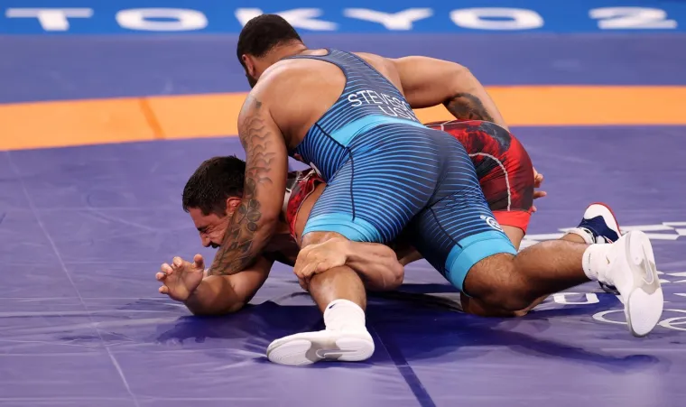 Ušao u kavez i demolirao suparnika! Svijet drhti pred naletom neviđene sile: 'On je već sad problem'