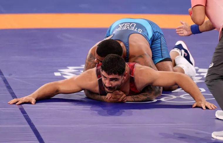 Ušao u kavez i demolirao suparnika! Svijet drhti pred naletom neviđene sile: 'On je već sad problem'