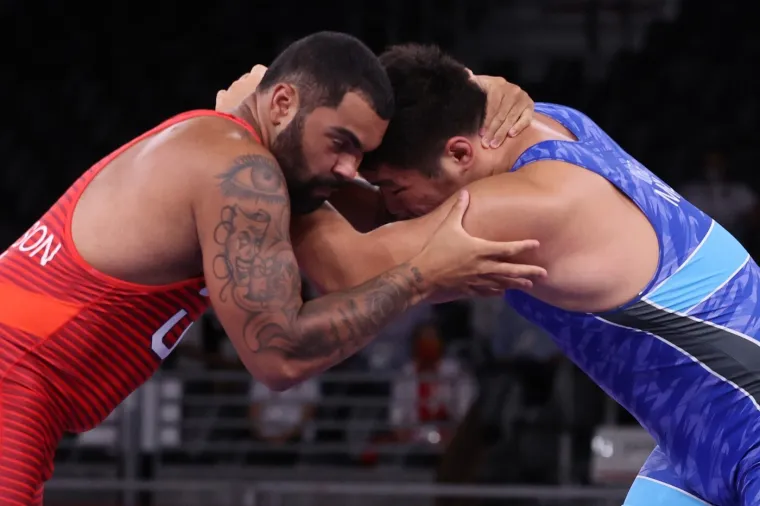 U&scaron;ao u kavez i demolirao suparnika! Svijet drhti pred naletom neviđene sile: 'On je već sad problem'