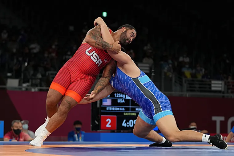 U&scaron;ao u kavez i demolirao suparnika! Svijet drhti pred naletom neviđene sile: 'On je već sad problem'