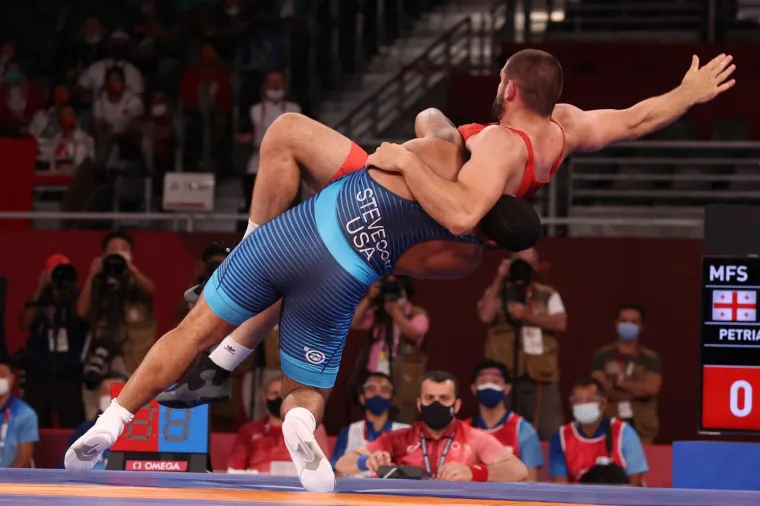 U&scaron;ao u kavez i demolirao suparnika! Svijet drhti pred naletom neviđene sile: 'On je već sad problem'