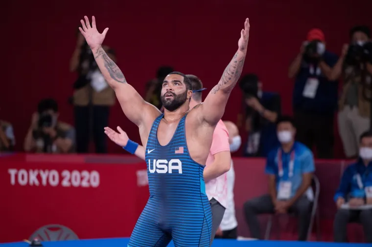 U&scaron;ao u kavez i demolirao suparnika! Svijet drhti pred naletom neviđene sile: 'On je već sad problem'