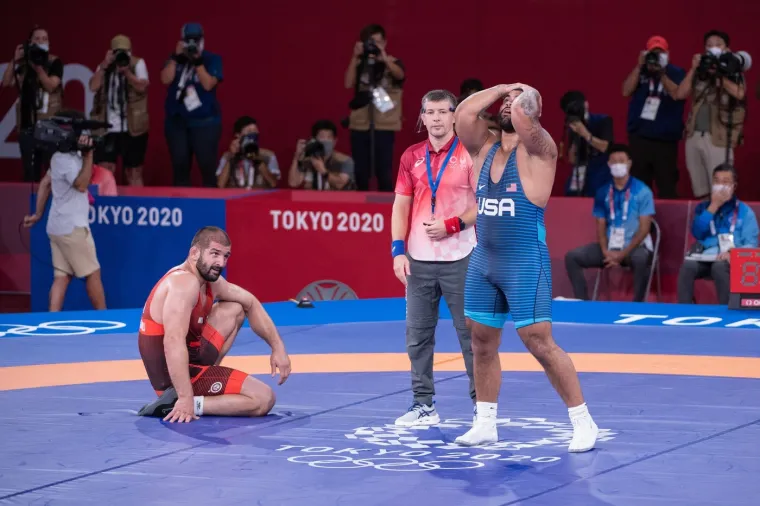 U&scaron;ao u kavez i demolirao suparnika! Svijet drhti pred naletom neviđene sile: 'On je već sad problem'