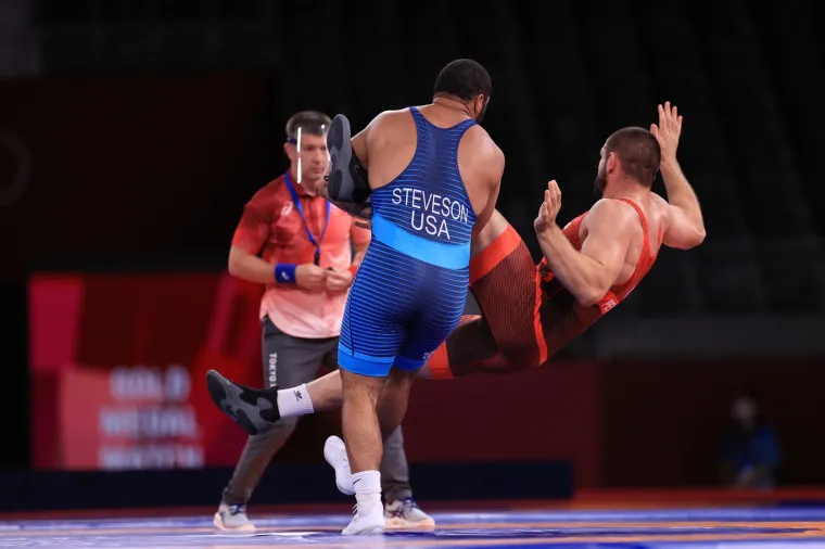 U&scaron;ao u kavez i demolirao suparnika! Svijet drhti pred naletom neviđene sile: 'On je već sad problem'