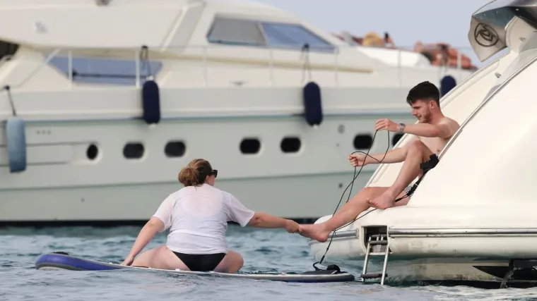 Ljubav nogometne zvijezde na nezapamćenom udaru: 'Bogat je i zgodan, može on i bolje'