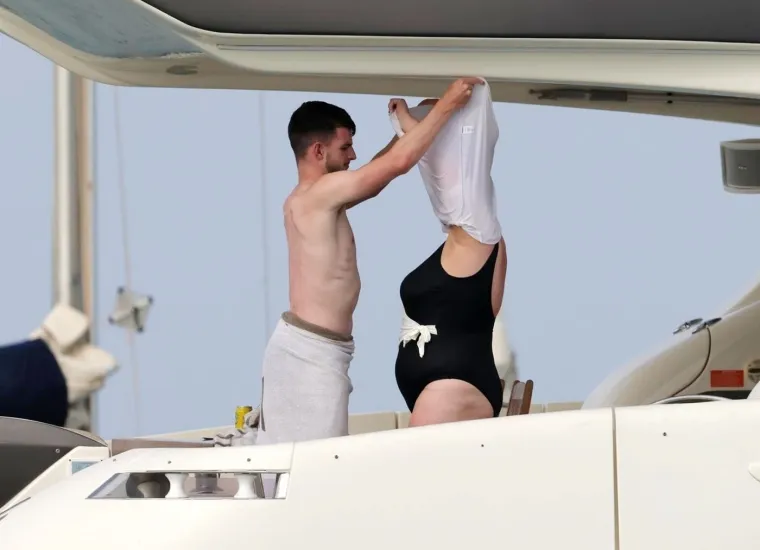 Ljubav nogometne zvijezde na nezapamćenom udaru: 'Bogat je i zgodan, može on i bolje'