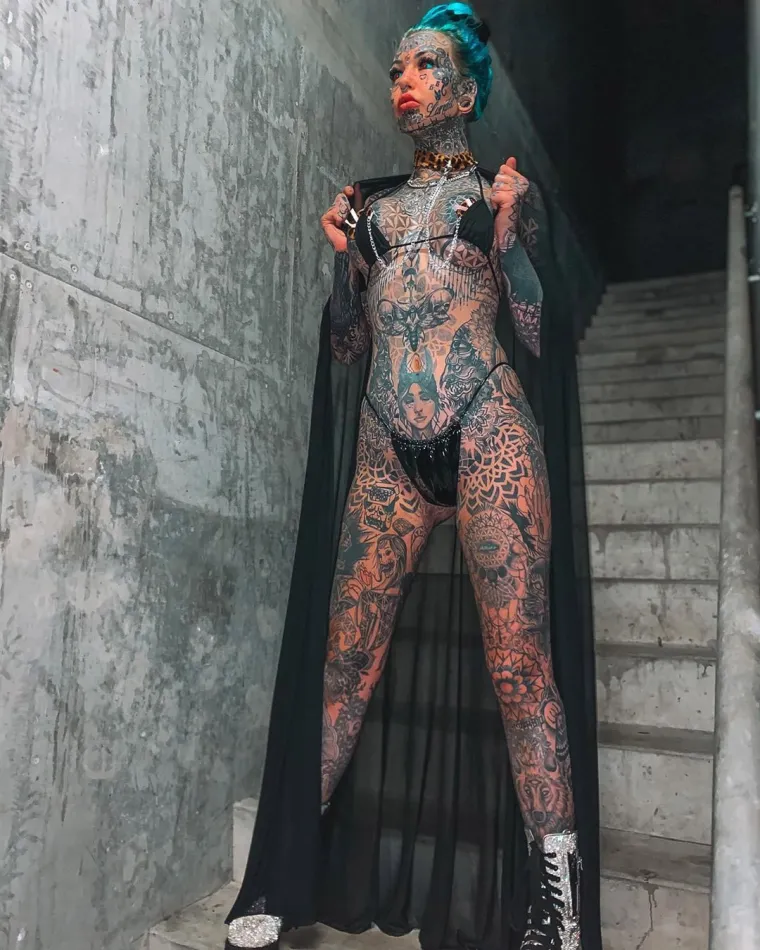 Tetovirala čak i bjeloočnice pa ostala bez vida: Ovako je Amber izgledala prije bizarnih zahvata