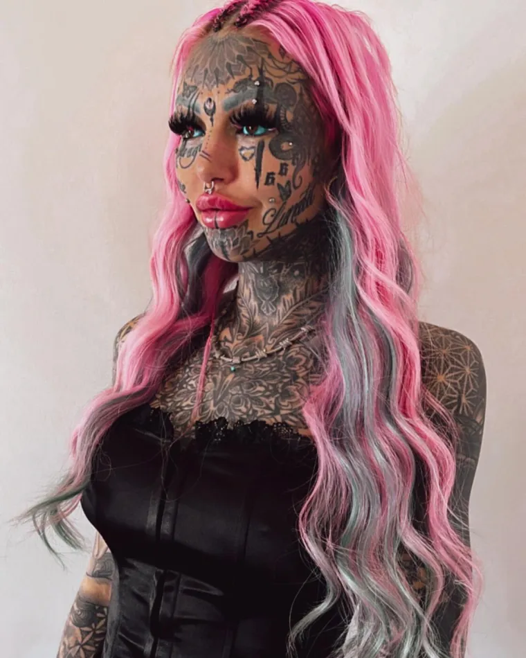 Tetovirala čak i bjeloočnice pa ostala bez vida: Ovako je Amber izgledala prije bizarnih zahvata