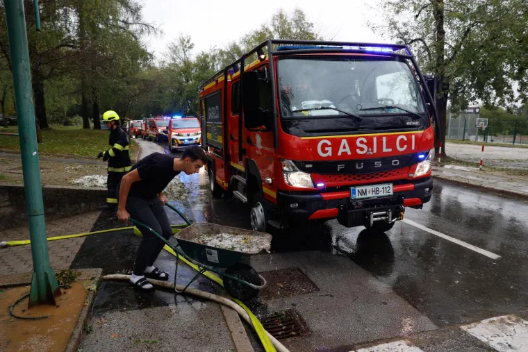 Nevrijeme potopilo Novo Mesto: Formira se nova superćelija koja ide prema susjedima