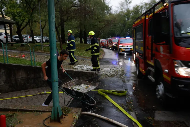 Nevrijeme potopilo Novo Mesto: Formira se nova superćelija koja ide prema susjedima