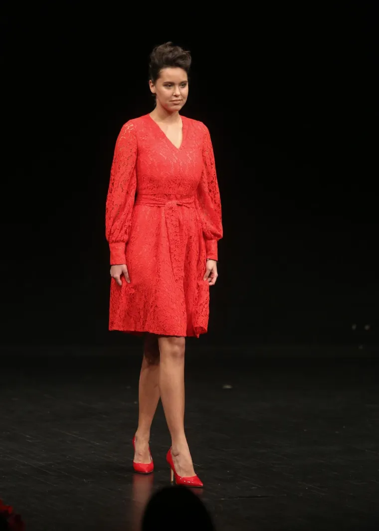 Koračala je svjetskim pistama, a onda joj se život preokrenuo: Kim Kosanović na početku karijere