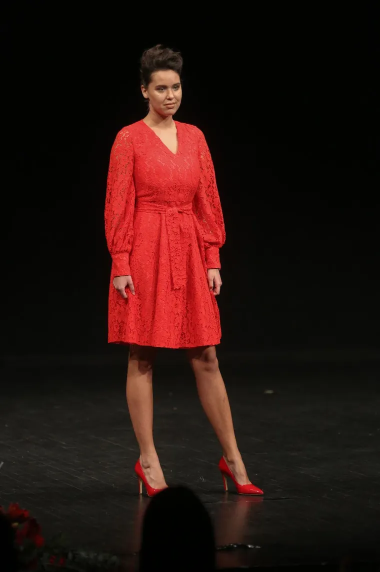 Koračala je svjetskim pistama, a onda joj se život preokrenuo: Kim Kosanović na početku karijere