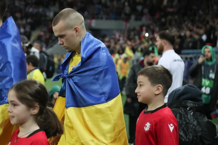 Suspendirani nogometaš uspješan izvan terena? Pojavile se glasine o njemu i zanosnoj glumici