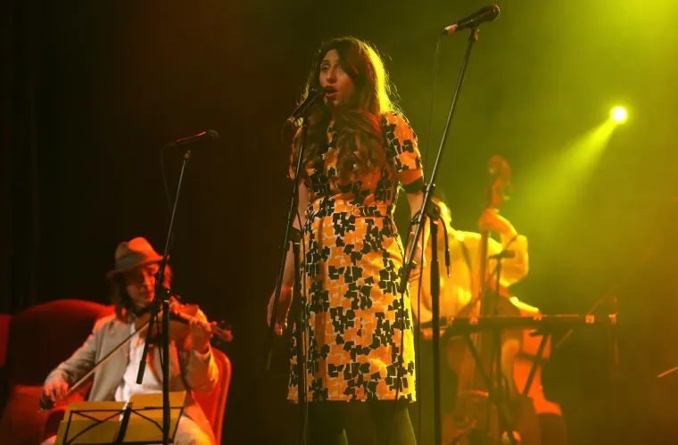 Od fado glazbe do romanse s 15 godina mlađim umjetnikom: Ovako se mijenjala Jelena Radan