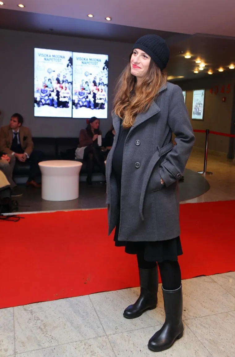 Od fado glazbe do romanse s 15 godina mlađim umjetnikom: Ovako se mijenjala Jelena Radan