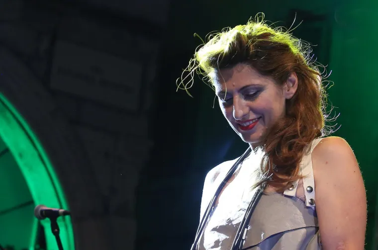 Od fado glazbe do romanse s 15 godina mlađim umjetnikom: Ovako se mijenjala Jelena Radan