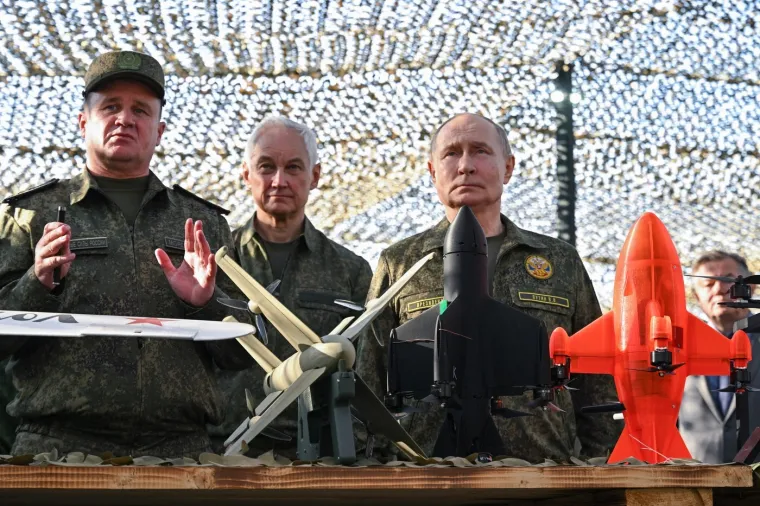 Putin nadgledao vojne vježbe: Ispalili krstareće projektile, a spominje se i zloglasni Ore&scaron;nik