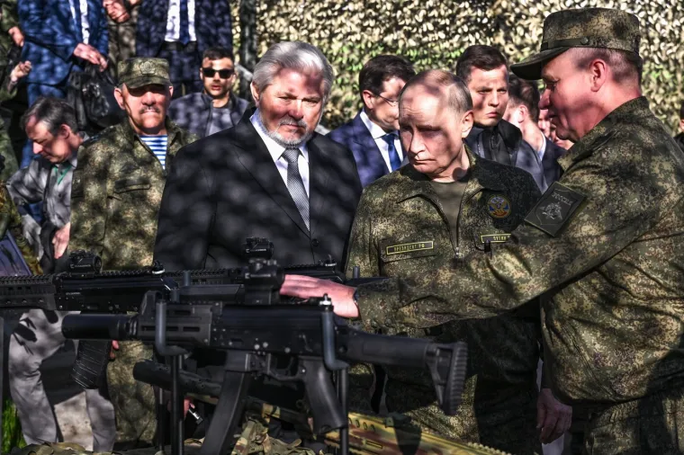 Putin nadgledao vojne vježbe: Ispalili krstareće projektile, a spominje se i zloglasni Ore&scaron;nik