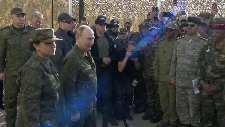 Putin nadgledao vojne vježbe: Ispalili krstareće projektile, a spominje se i zloglasni Ore&scaron;nik