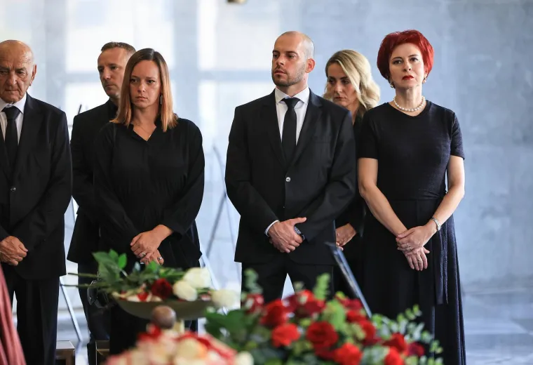 Suze, tuga i bol: Kolege i obitelj oprostili su se od Roberta Valdeca