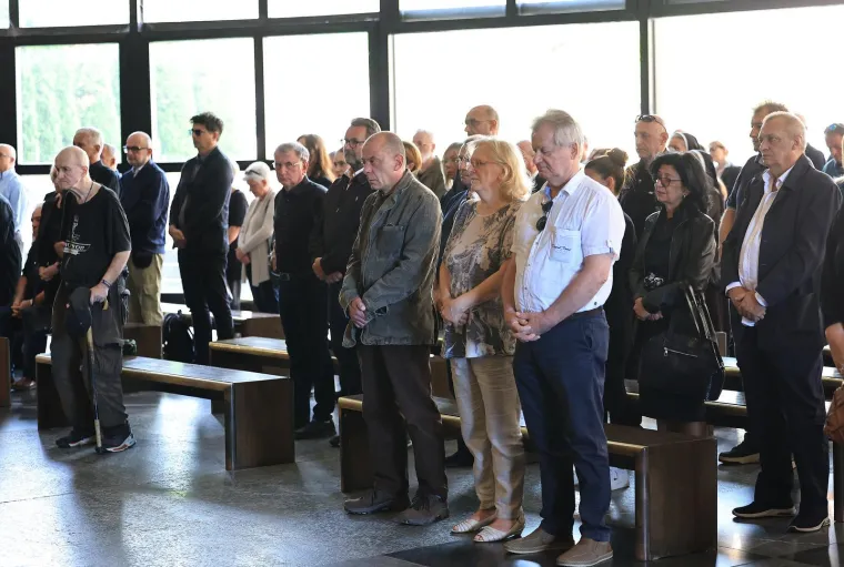 Suze, tuga i bol: Kolege i obitelj oprostili su se od Roberta Valdeca