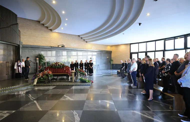 Suze, tuga i bol: Kolege i obitelj oprostili su se od Roberta Valdeca