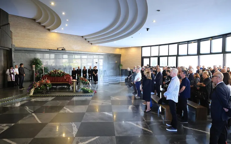 Suze, tuga i bol: Kolege i obitelj oprostili su se od Roberta Valdeca