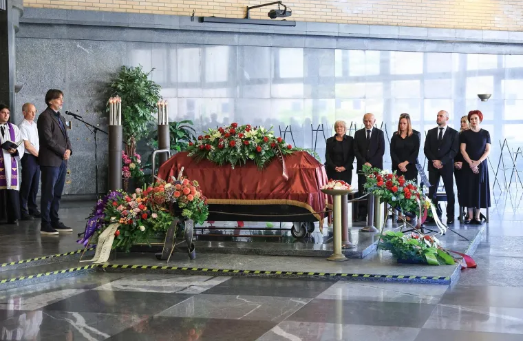 Suze, tuga i bol: Kolege i obitelj oprostili su se od Roberta Valdeca